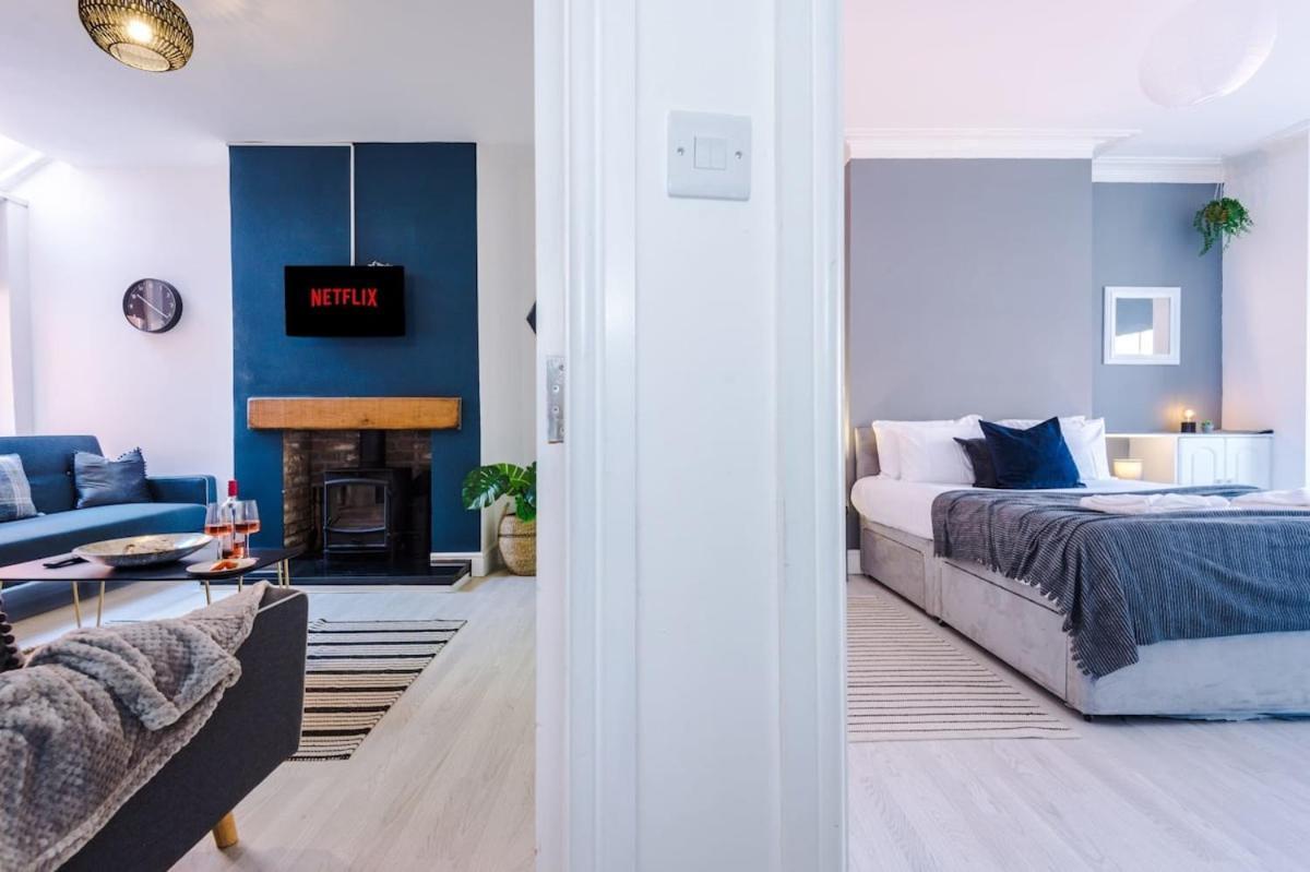 Large 4 Bedroom Home With Free Parking Near Mediacityuk Манчестер Екстер'єр фото